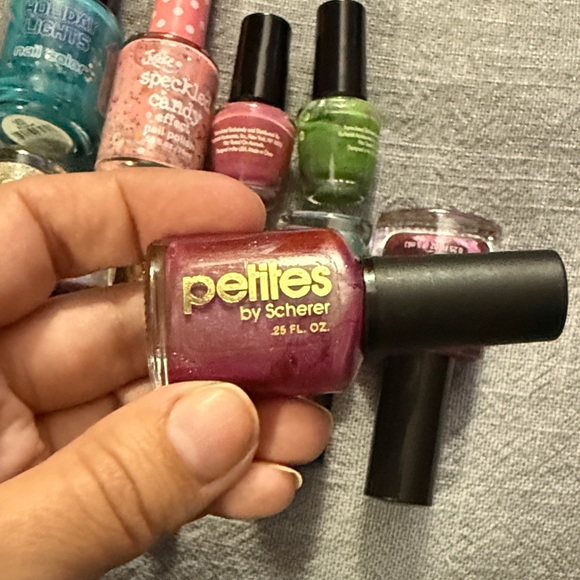 Colorful Nail Polish Set - Picture 4 of 10